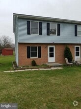 Building Photo - 200 Hackberry Dr