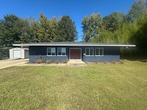 Building Photo - 4419 Greenbrier Dear Rd