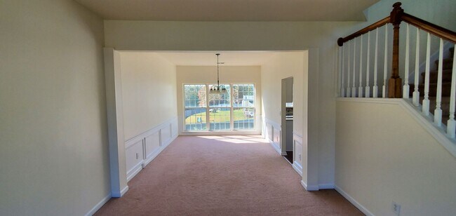 Building Photo - 4 Bedroom House Jamestown