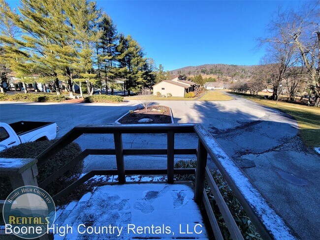 Building Photo - 1 br, 1.5 bath House - 167 Juniper Drive