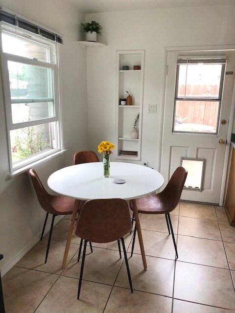 zona de mesa de comedor - 9068 Lucerne Ave