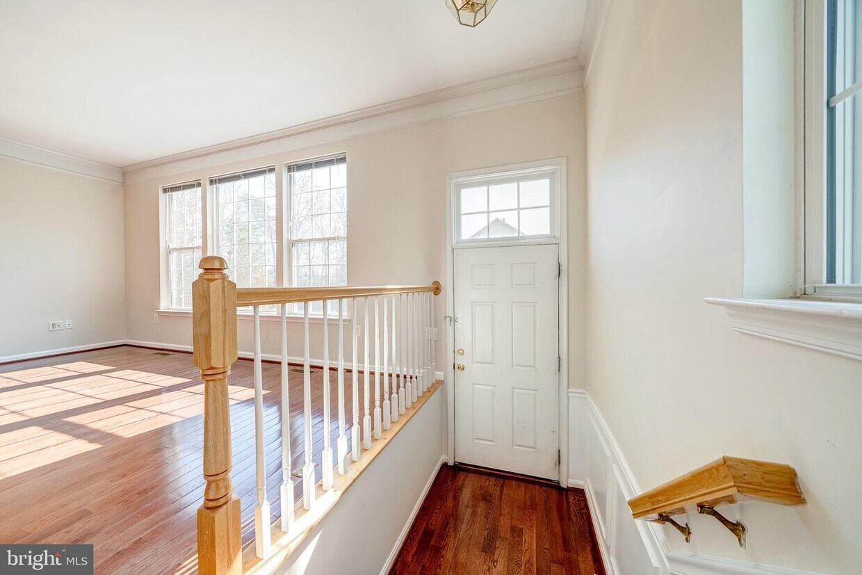 13906 Gothic Dr, Centreville, VA 20121 Townhome Rentals in