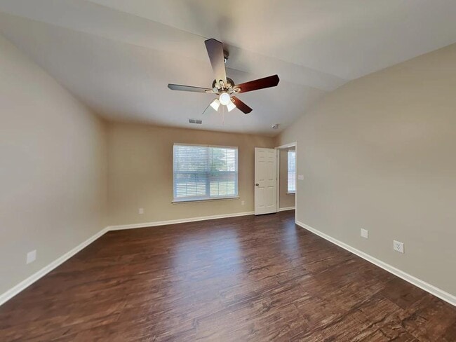 Foto del edificio - 2146 Clear Brook Dr