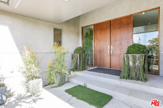 Foto del edificio - 6740 S Garth Ave