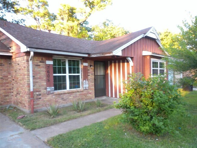 Building Photo - 7605 Boggess Rd