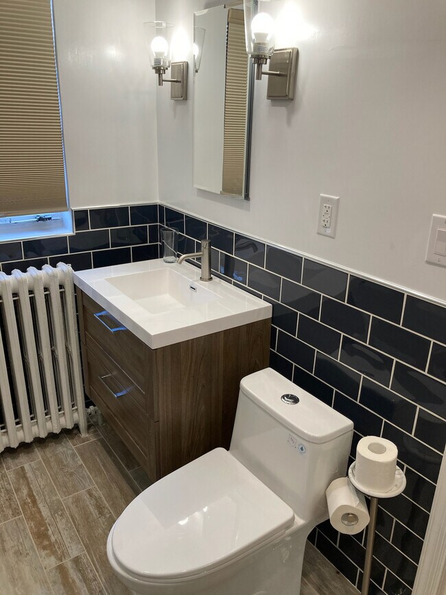 Baño principal - 4315 Argyle Ter NW