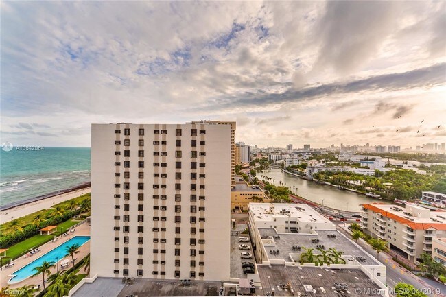 Foto del edificio - 2665 Collins Ave