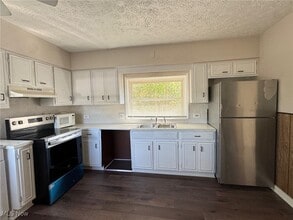 Building Photo - 2161 East Ave