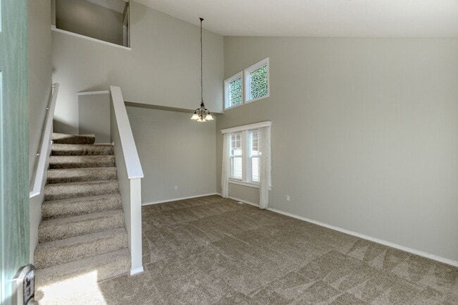 Building Photo - 4 Bedroom Lakeland Hills Home