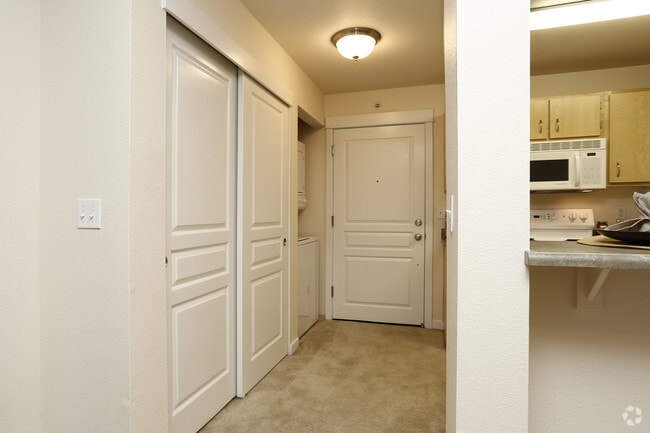 Building Photo - Commons at Sylvan Highlands Apartments