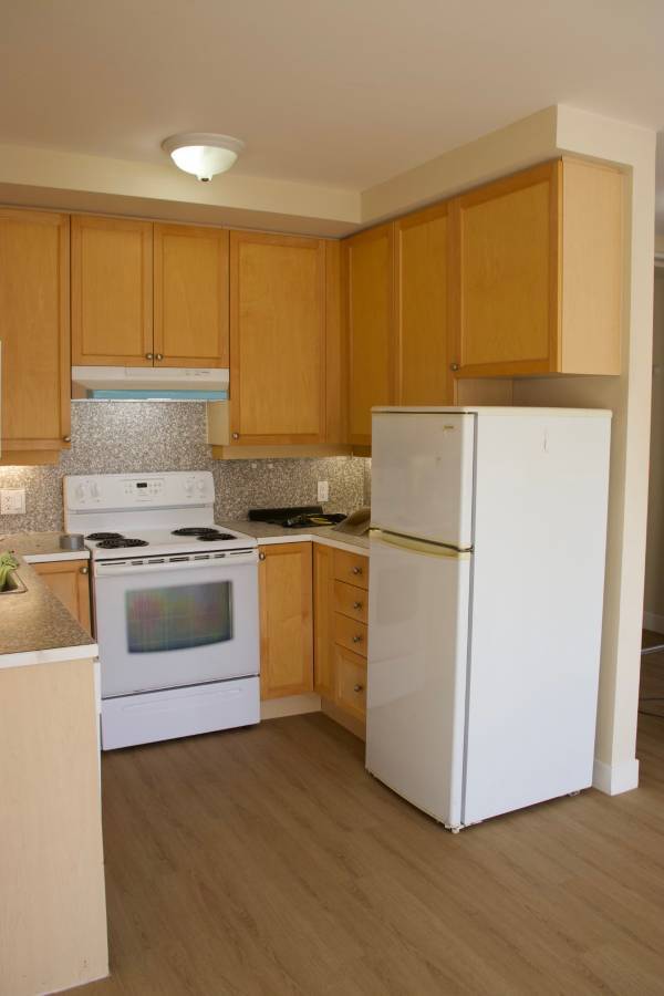 Photo du bâtiment - Cambie Plaza - 1BR 1BA