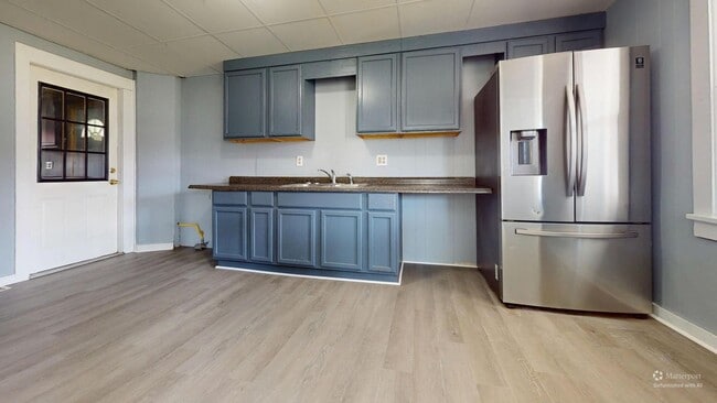 Building Photo - 4 bedroom in Madison Schools