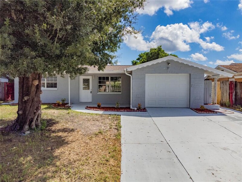 Foto principal - 1350 Brixton Ln