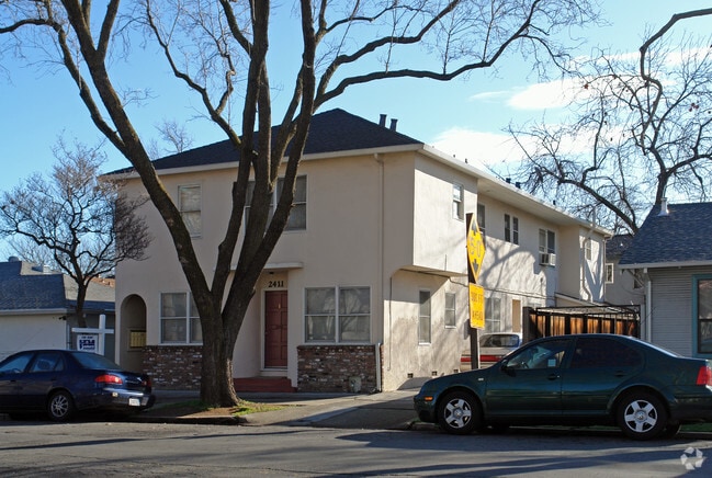 Building Photo - 2411 26th St