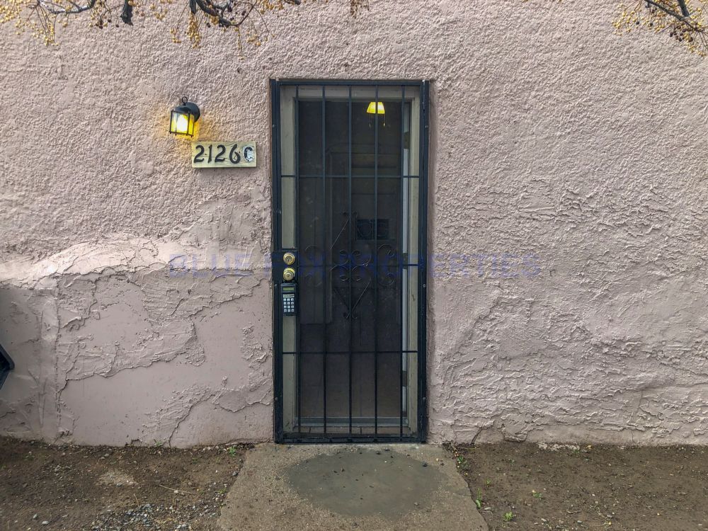 Primary Photo - 1 Bedroom, Fenced backyard, Water included!