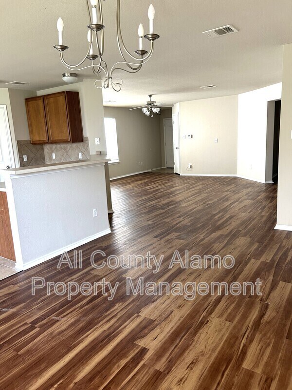 Building Photo - 341 Prickly Pear Dr