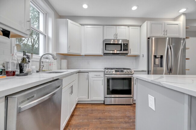 Building Photo - 2207 13th St NE