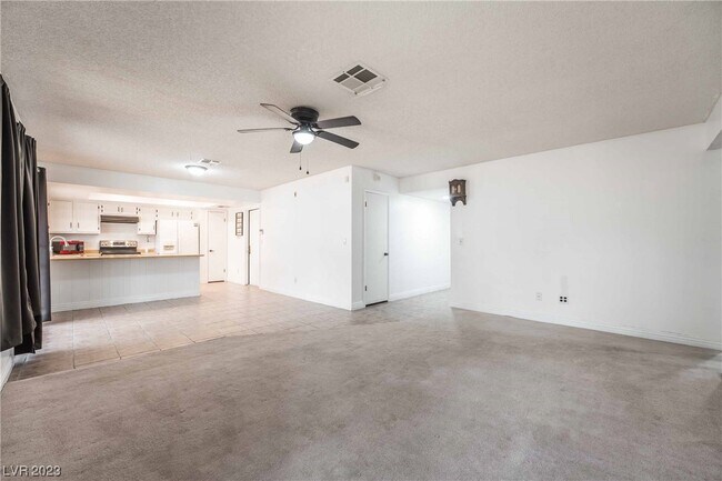 Foto del edificio - 5095 Hayward Ave