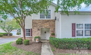 Building Photo - 9104 Meadowmont View Dr