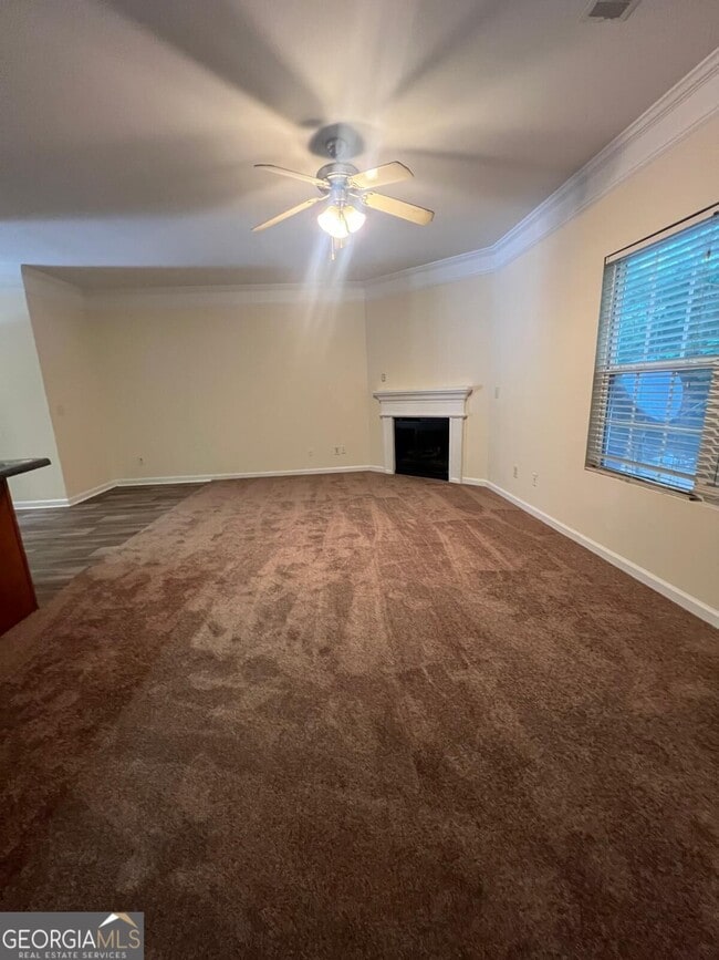 Building Photo - 5080 Lower Elm St