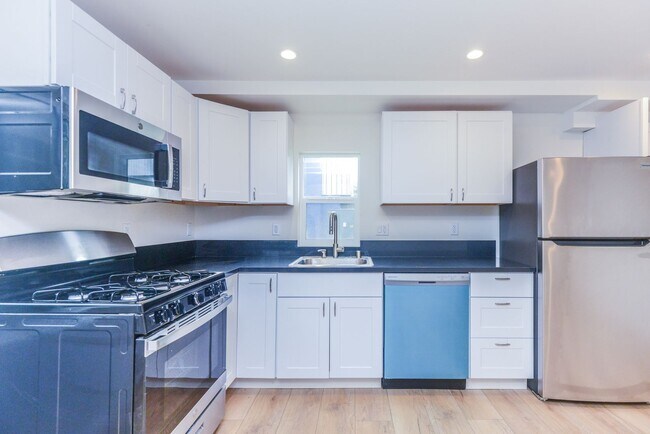 Foto del edificio - 1855 Euclid Street Residences