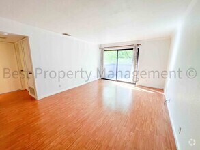Building Photo - 260 Hackamore Common
