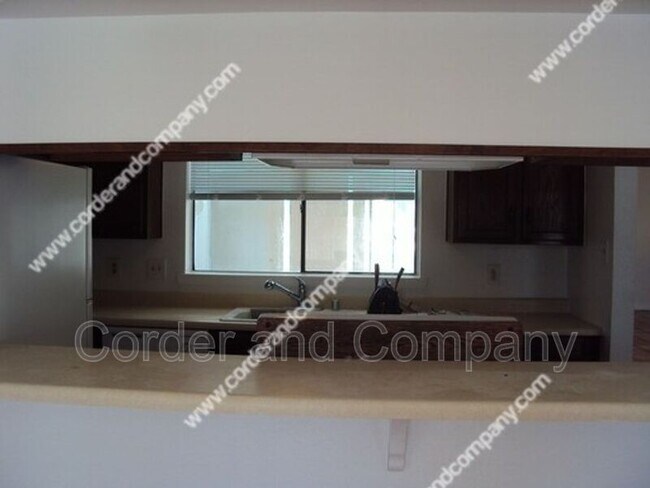 Foto del edificio - 5800 Cambria Rd NW