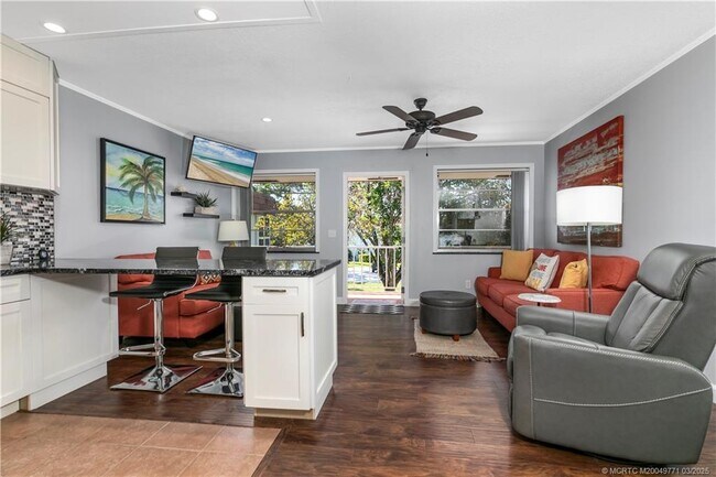 Building Photo - 2600 SE Ocean Blvd