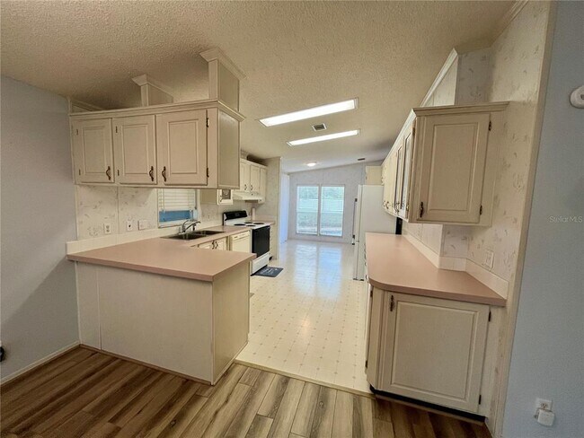 Foto del edificio - 10614 Hayden Ave