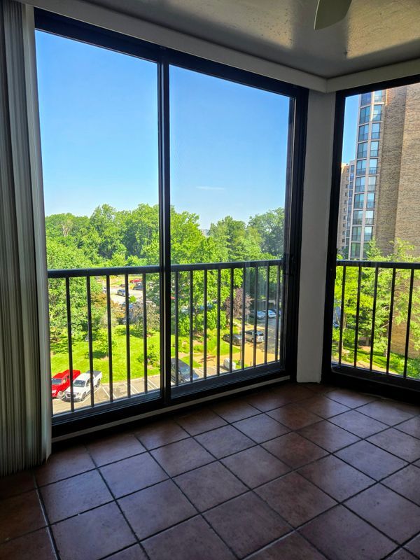 Foto del edificio - 5902 Mt Eagle Dr