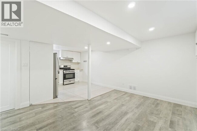 Photo du bâtiment - 65 Almond St