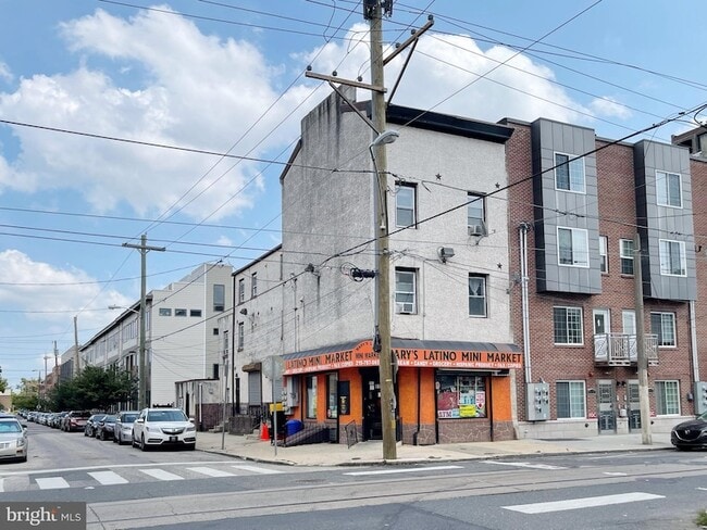 Photo - 619 N 11th St Townhome