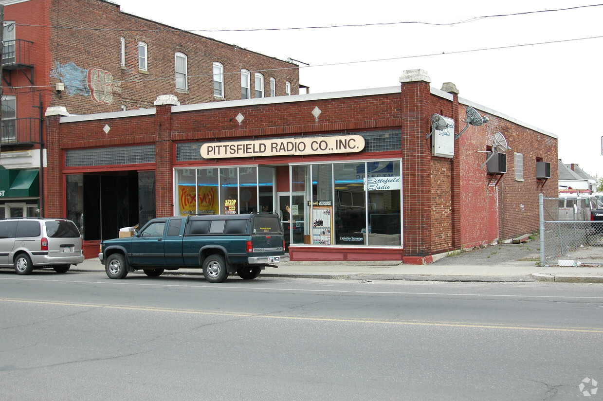 Building Photo - 758-770 Tyler St