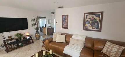 Building Photo - 2511 Carambola Cir N