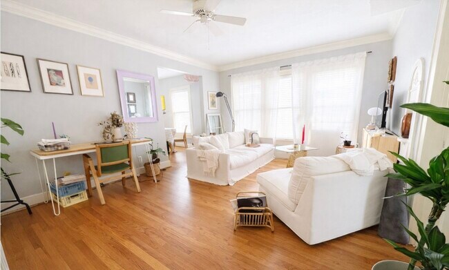 Building Photo - 1656 Kipling St