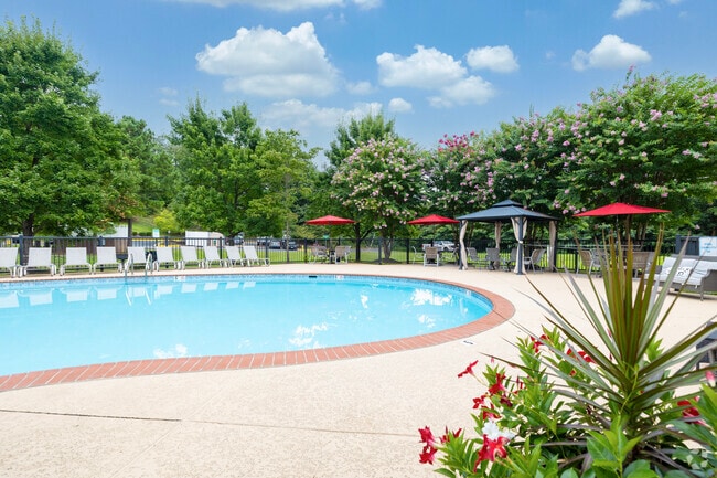 Pool - Wyndham Pointe Apartments
