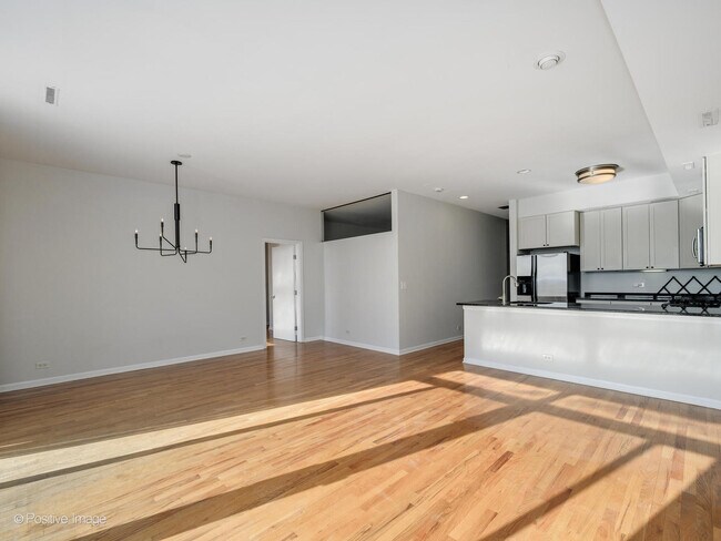 Foto del edificio - 2225 W Wabansia Ave