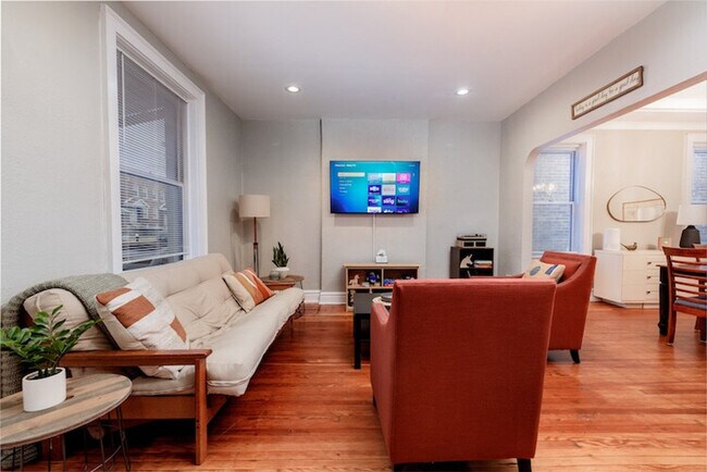 Foto del edificio - 3960 Tholozan Ave
