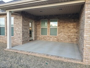 Building Photo - 102 Elledge Farm Dr