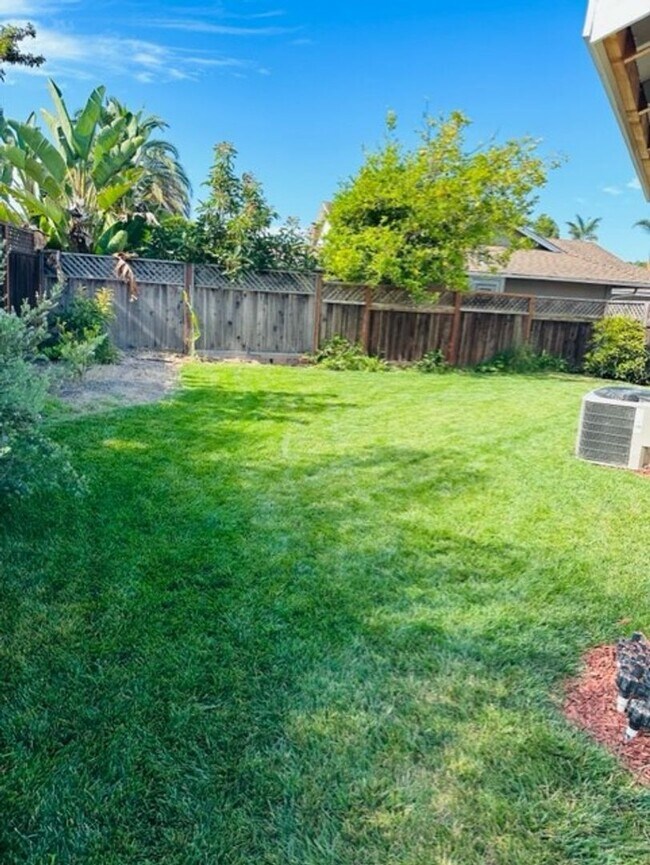 Building Photo - Updated home in Goleta!