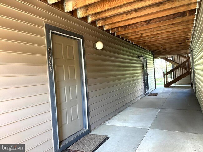 Building Photo - 4905 Dunbarton Rd