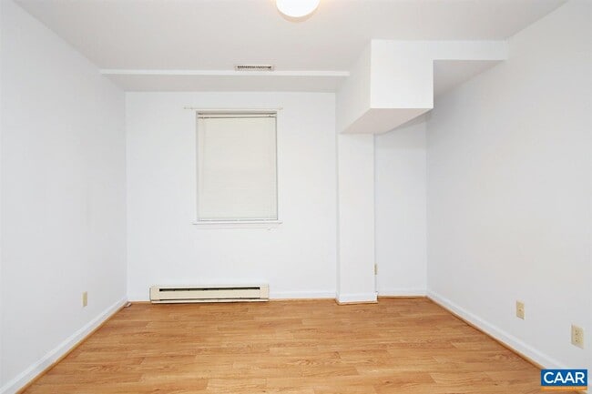 Building Photo - 124 Thomas Dr