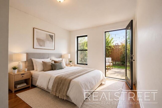 Building Photo - Kingsize Bedrooms with Private Backyard in the Heart of Bushwick