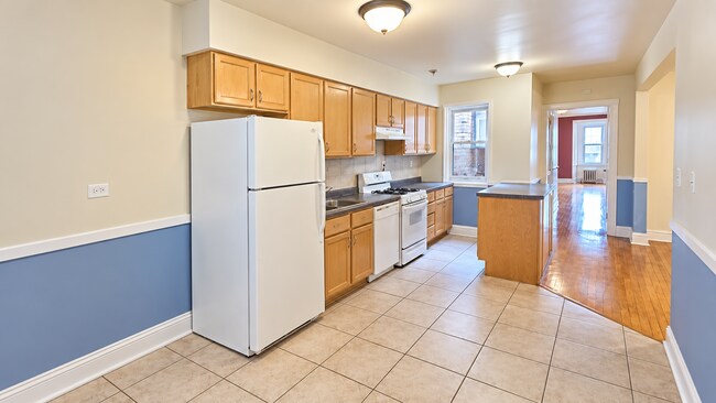 Foto del edificio - 4646 W Addison St