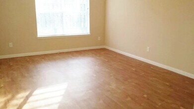 Building Photo - 13413 Raintree Dr