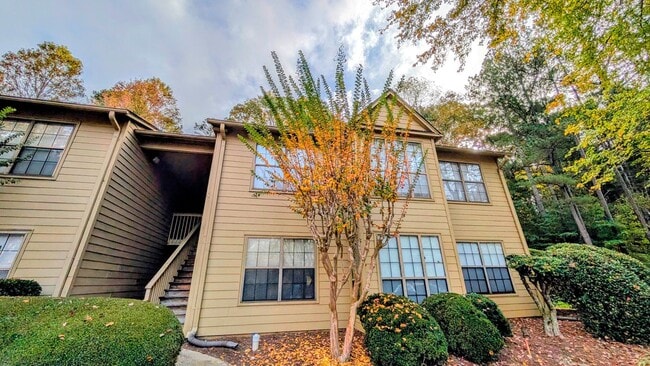 Building Photo - UPDATED & REMODELED 1 BED / 1 BATH CONDO IN SOUGHT-AFTER LOCATION!