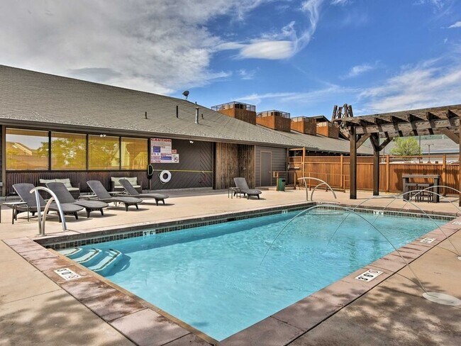 Foto del edificio - 2245 Sidewinder Dr