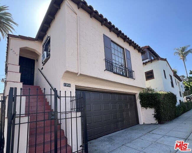 Foto del edificio - 4956 S San Vicente Blvd