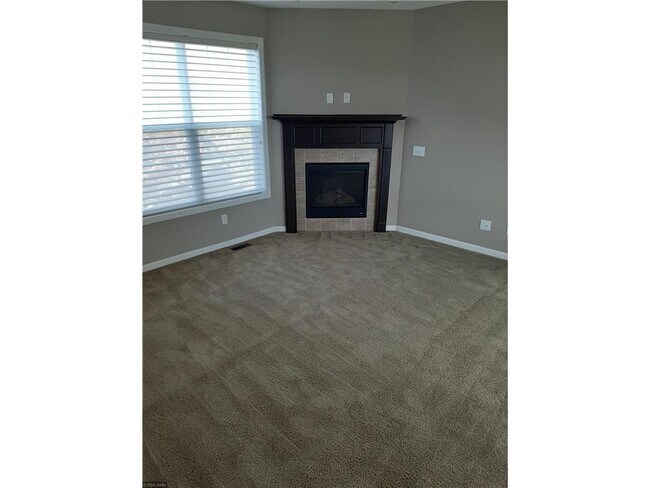 Foto del edificio - 5126 95th Ln N