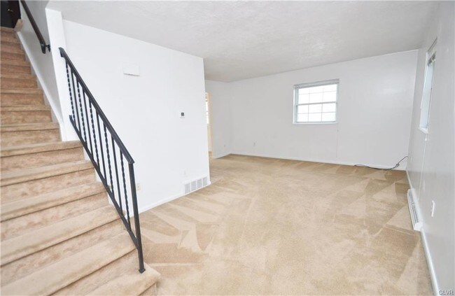 Building Photo - 626 Greene Ct